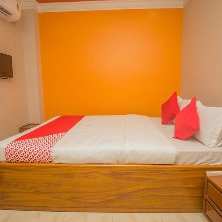 Oyo 48133 Hotel Payel Māldah Esterno foto