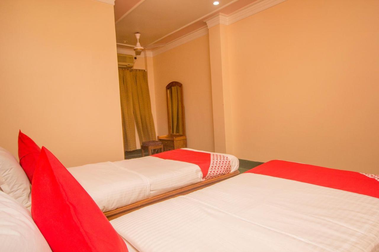 Oyo 48133 Hotel Payel Māldah Esterno foto