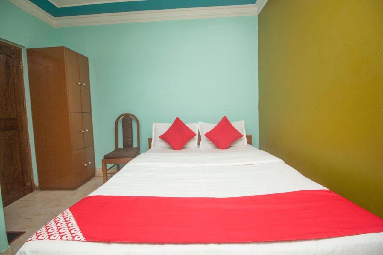 Oyo 48133 Hotel Payel Māldah Esterno foto