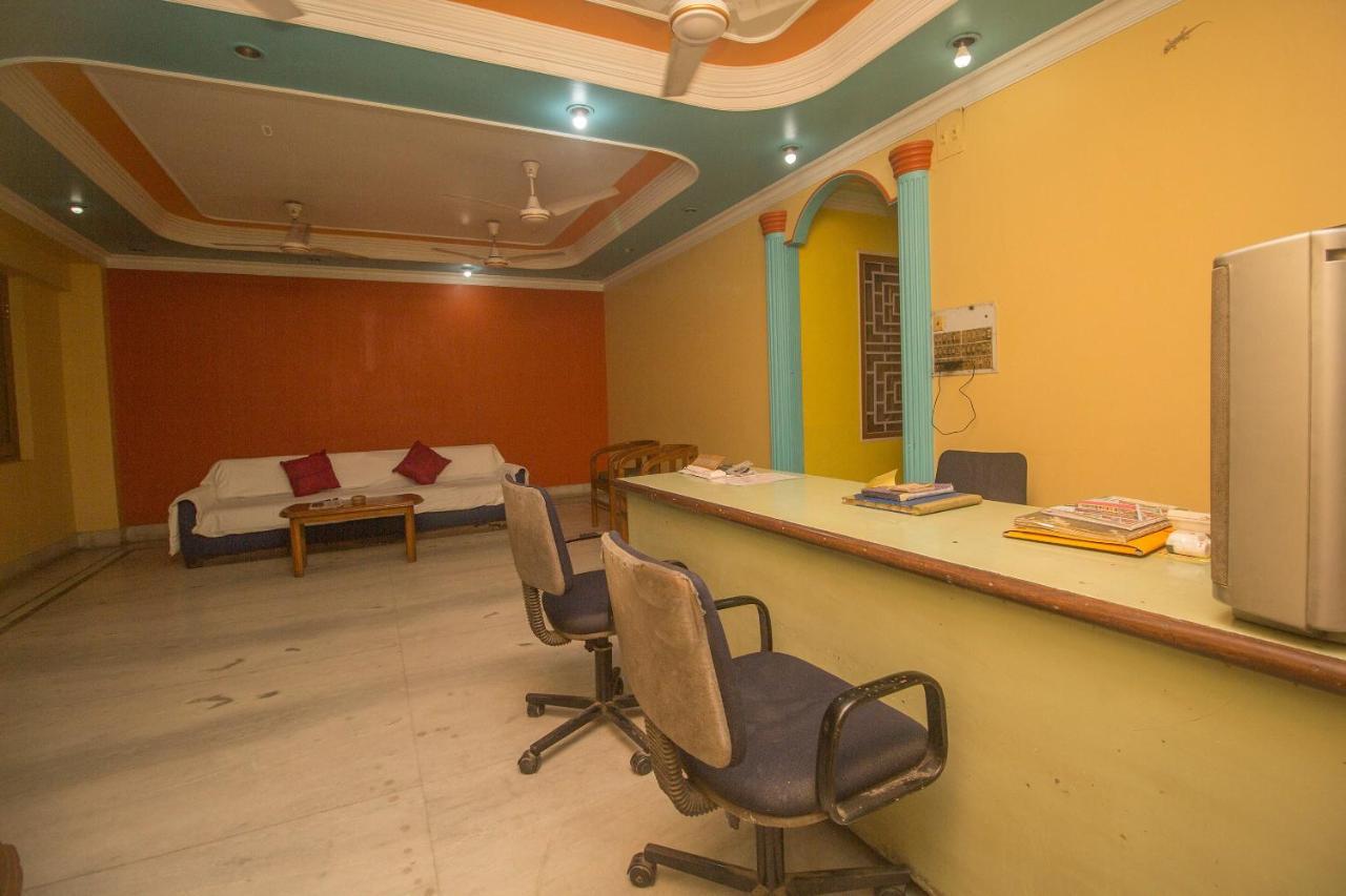 Oyo 48133 Hotel Payel Māldah Esterno foto