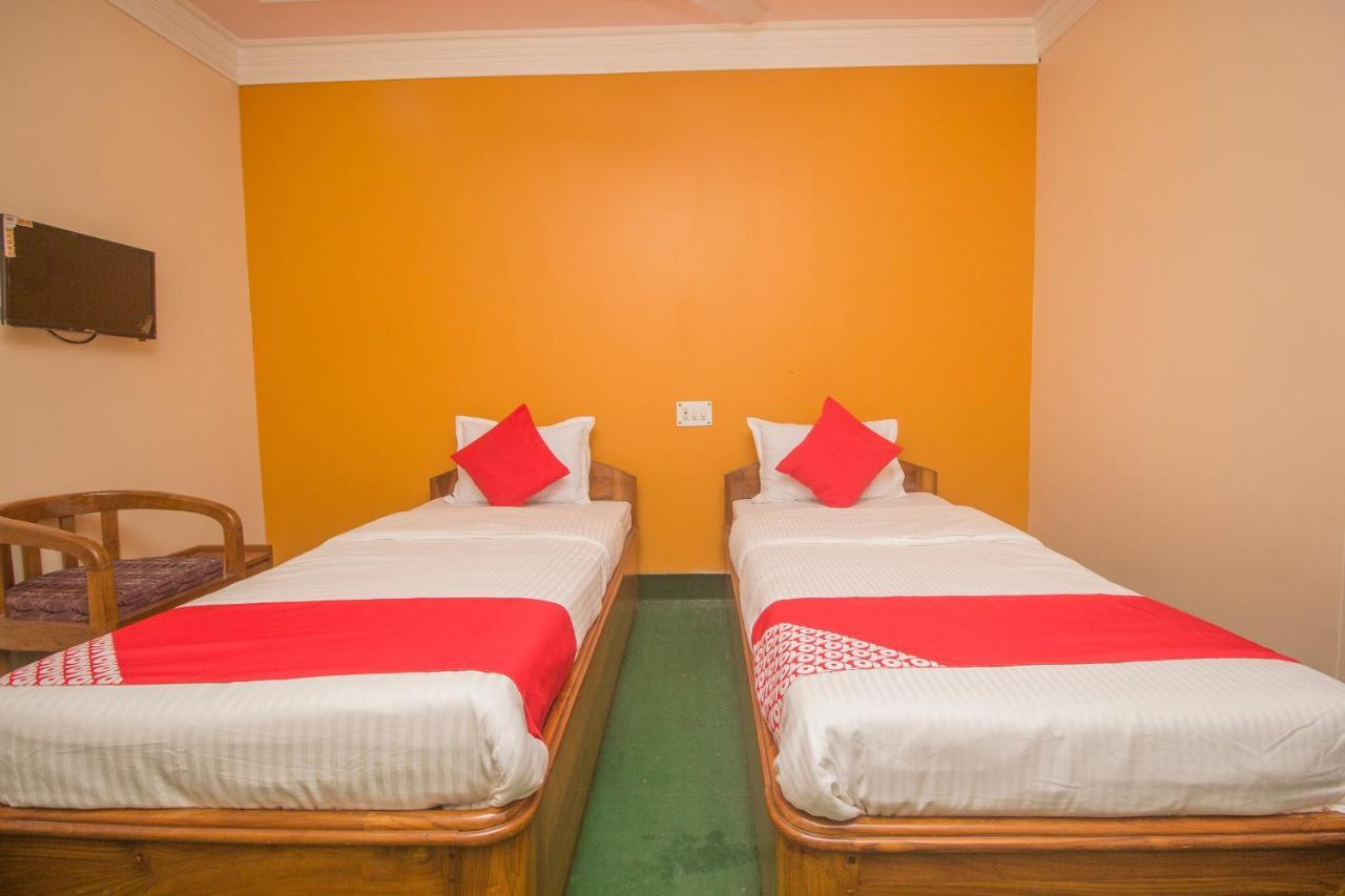 Oyo 48133 Hotel Payel Māldah Esterno foto