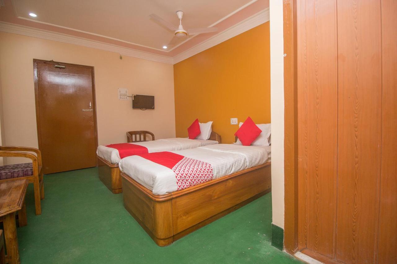 Oyo 48133 Hotel Payel Māldah Esterno foto