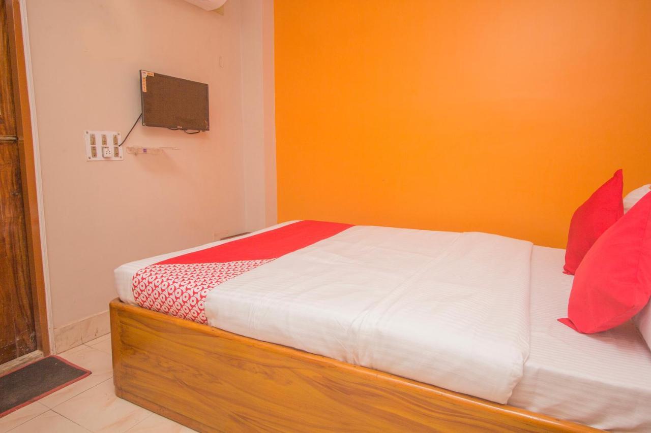 Oyo 48133 Hotel Payel Māldah Esterno foto