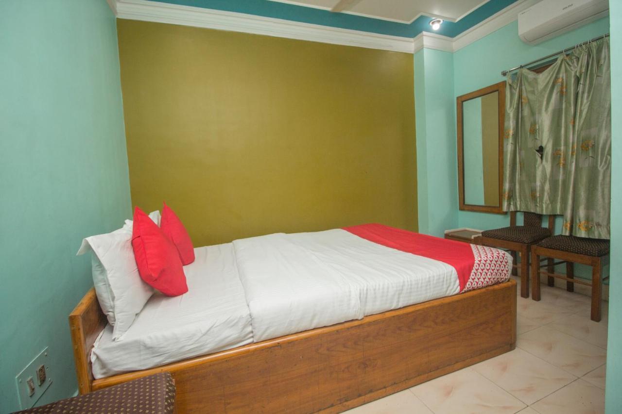 Oyo 48133 Hotel Payel Māldah Esterno foto