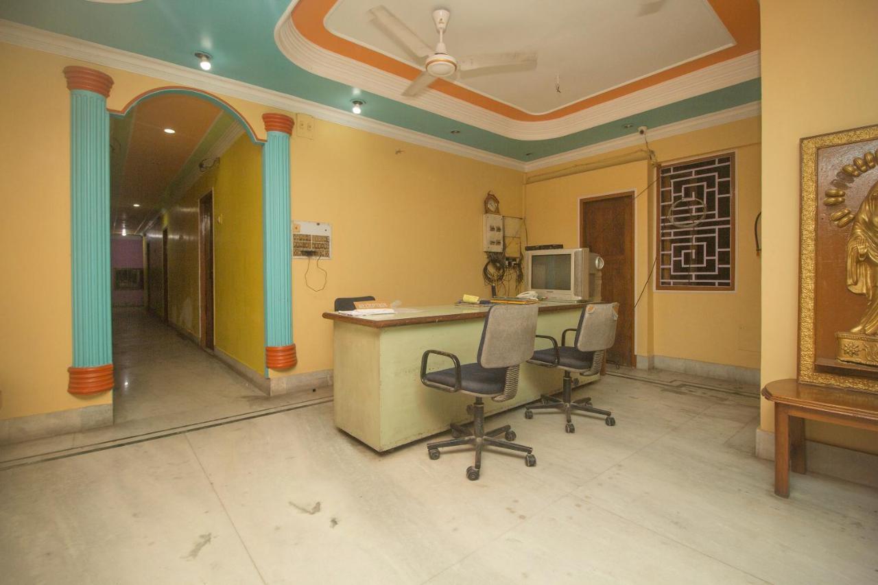 Oyo 48133 Hotel Payel Māldah Esterno foto