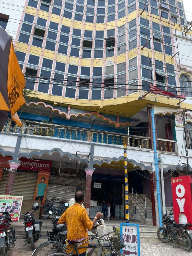 Oyo 48133 Hotel Payel Māldah Esterno foto