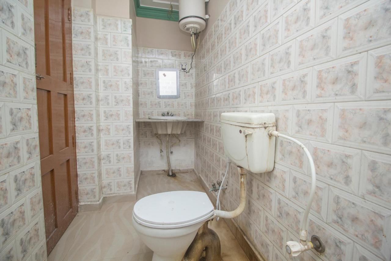 Oyo 48133 Hotel Payel Māldah Esterno foto
