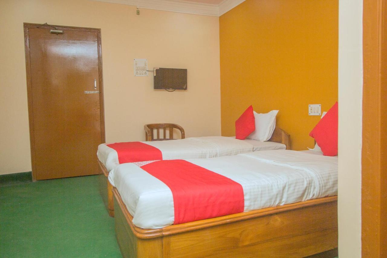 Oyo 48133 Hotel Payel Māldah Esterno foto
